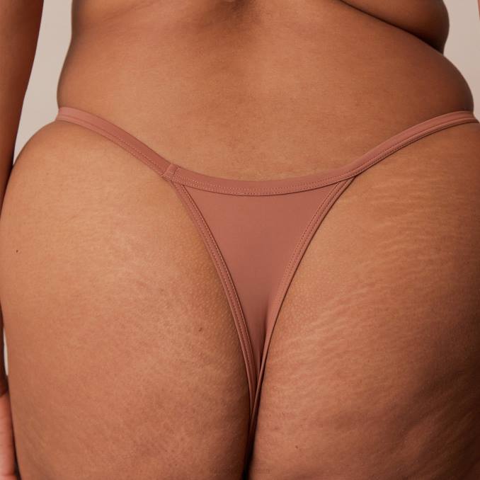 Conjunto clásico de sujetador tipo camiseta con escote pronunciado y tanga/braguitas mujer moca Lounge ropa interior R88Z121