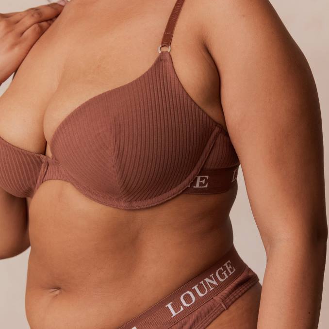 Conjunto de tanga y sujetador tipo camiseta de canalé ultra cómodo mujer moca Lounge ropa interior R88Z40