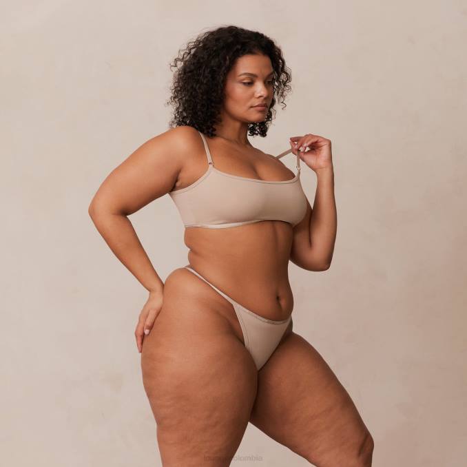 Conjunto esencial de bralette y tanga/braguita. mujer visón Lounge ropa interior R88Z180